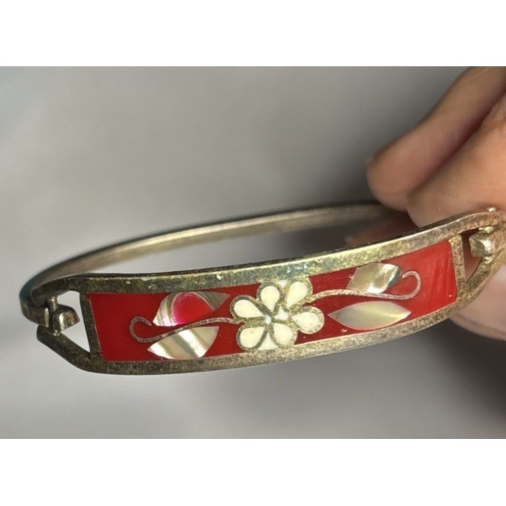 Vintage Taxco Mexico Floral Shell Inlay Hinged Bangle Bracelet Red 2.25"